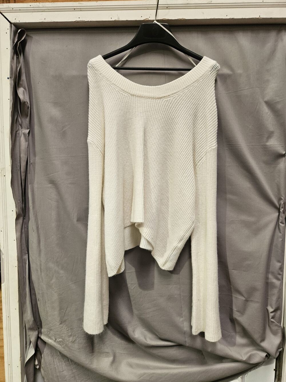 O&O Off the Shoulder Ribbed White Sweater Size S TG2443